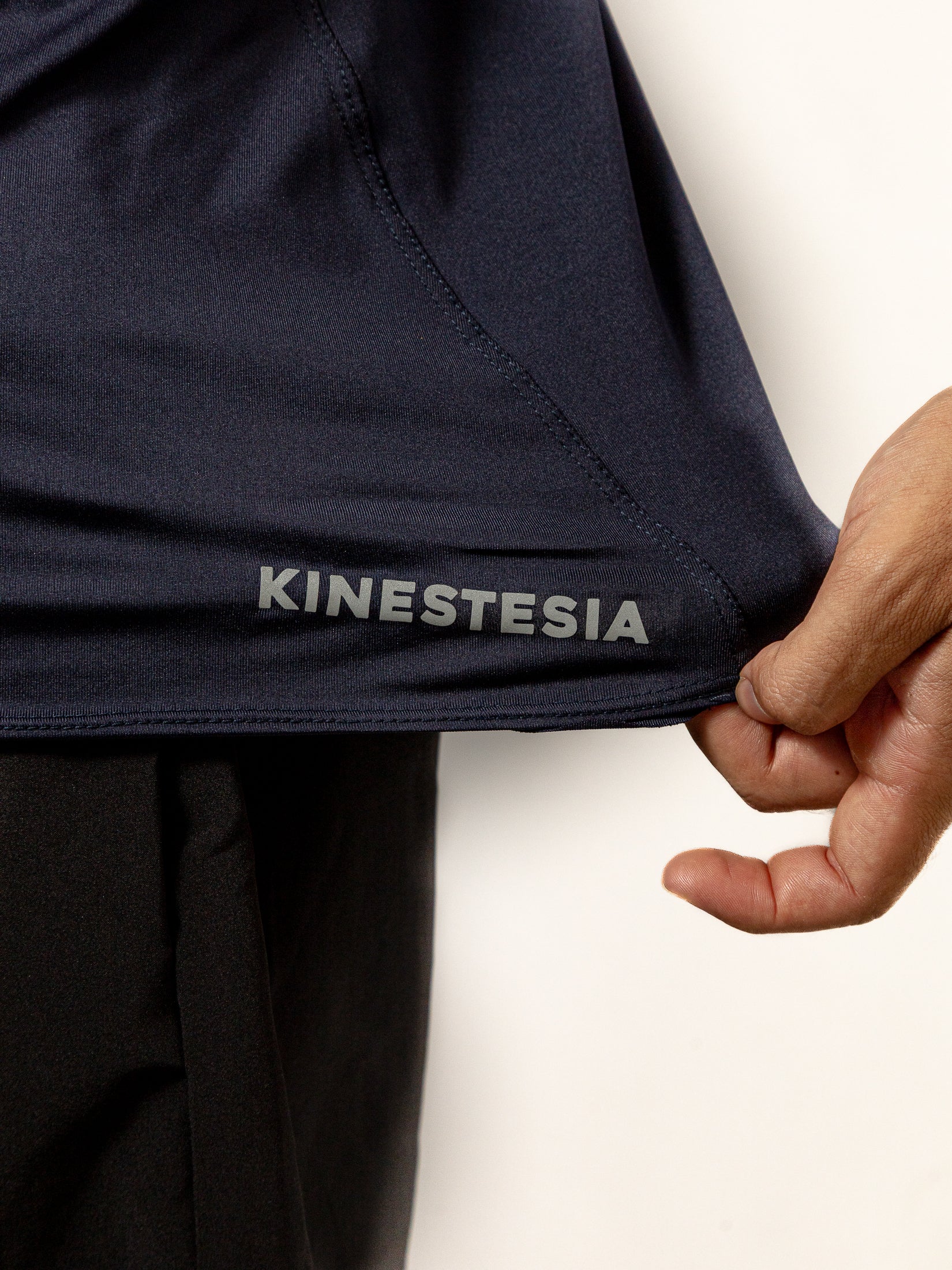 PLAYERA SIN MANGAS AZUL MARINO PARA HOMBRE KINESTESIA BASIC