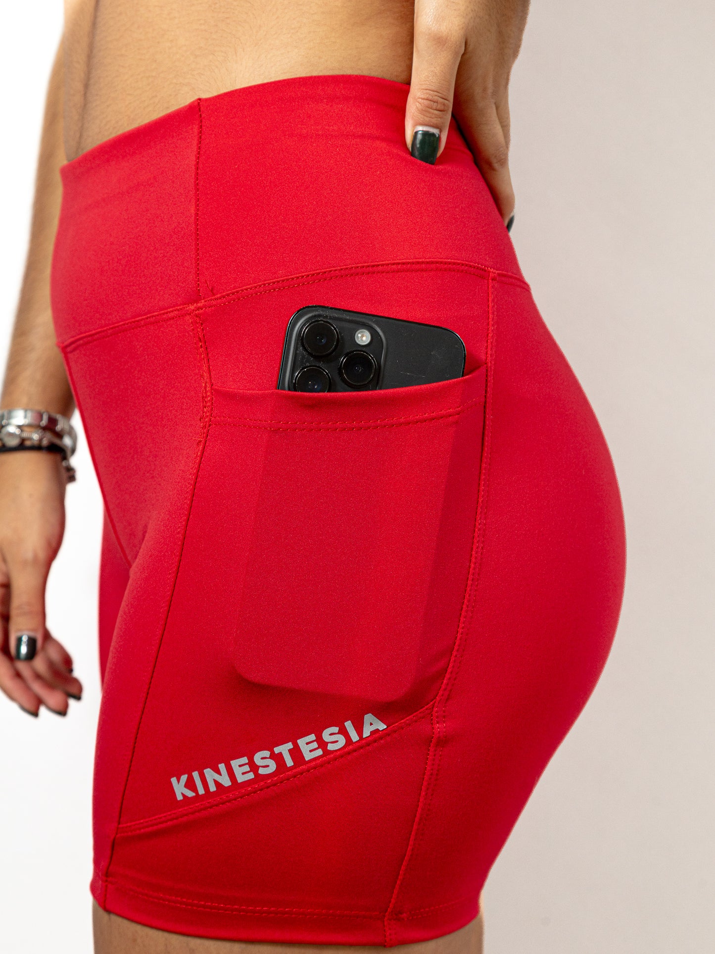 BIKER SHORT ROJO CON BOLSA DE MUJER KINESTESIA BASICS
