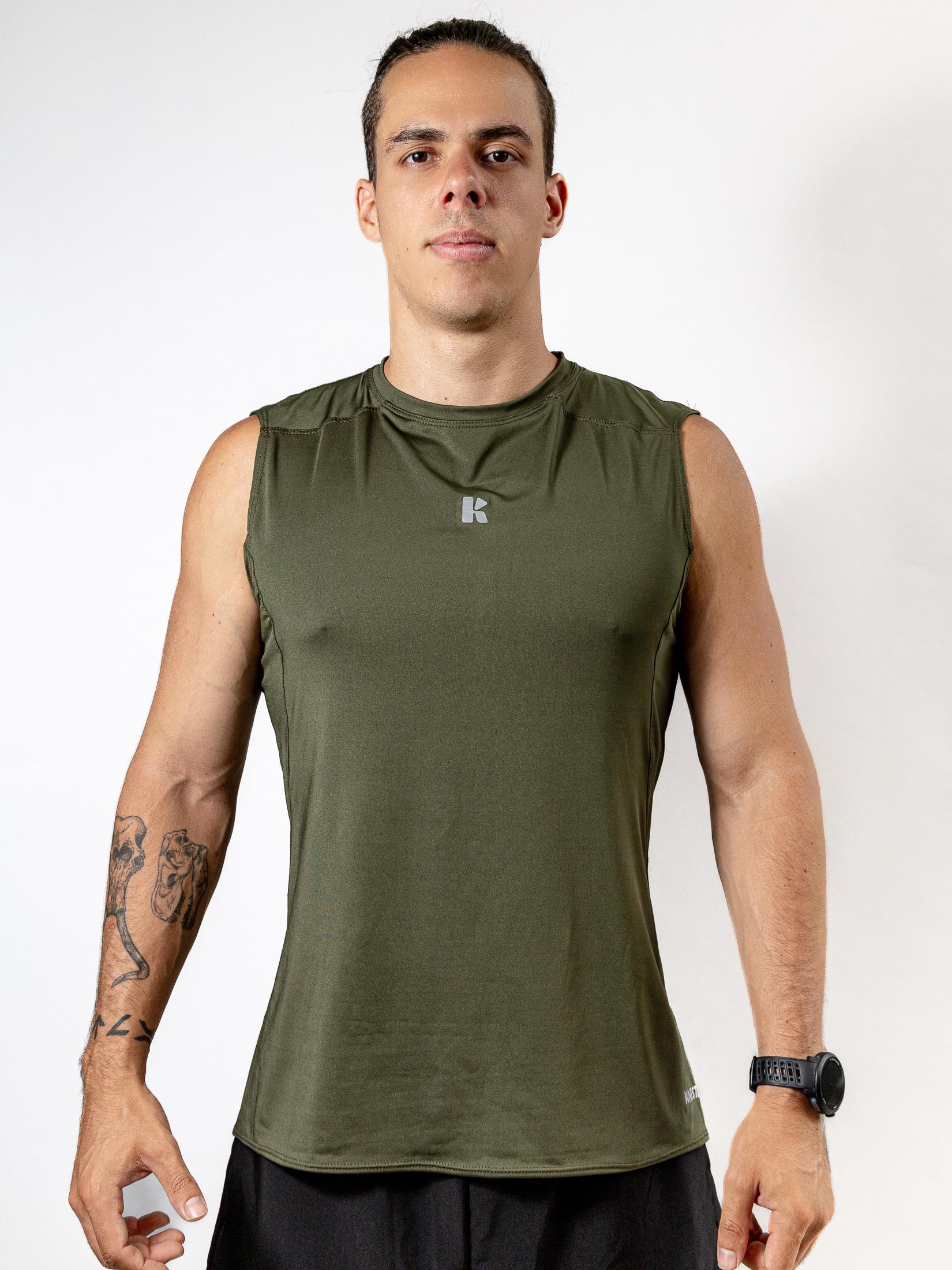 PLAYERA SIN MANGAS VERDE MILITAR PARA HOMBRE KINESTESIA BASIC