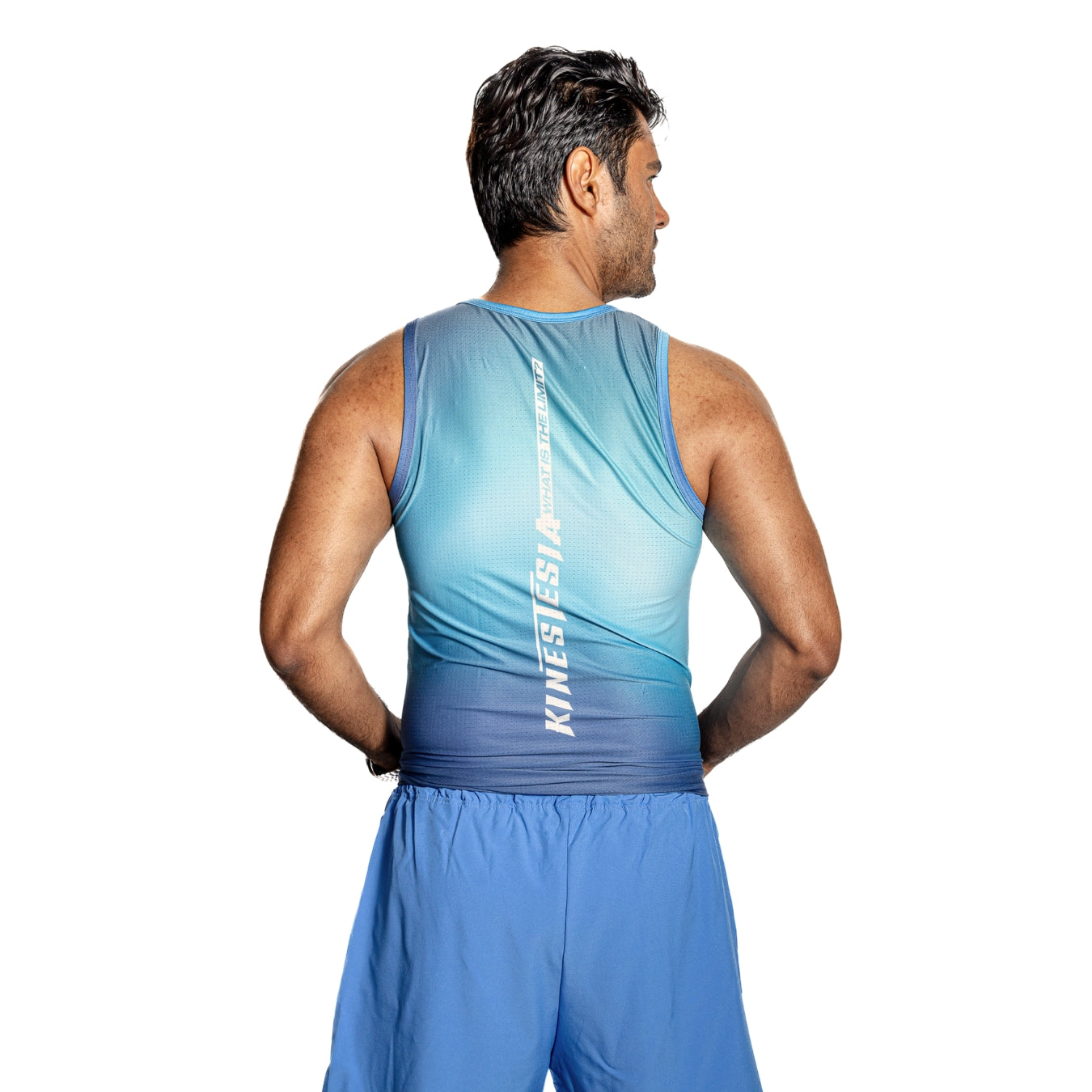 PLAYERA TANK SIN MANGAS AZUL CIELO DEGRADADO DE HOMBRE