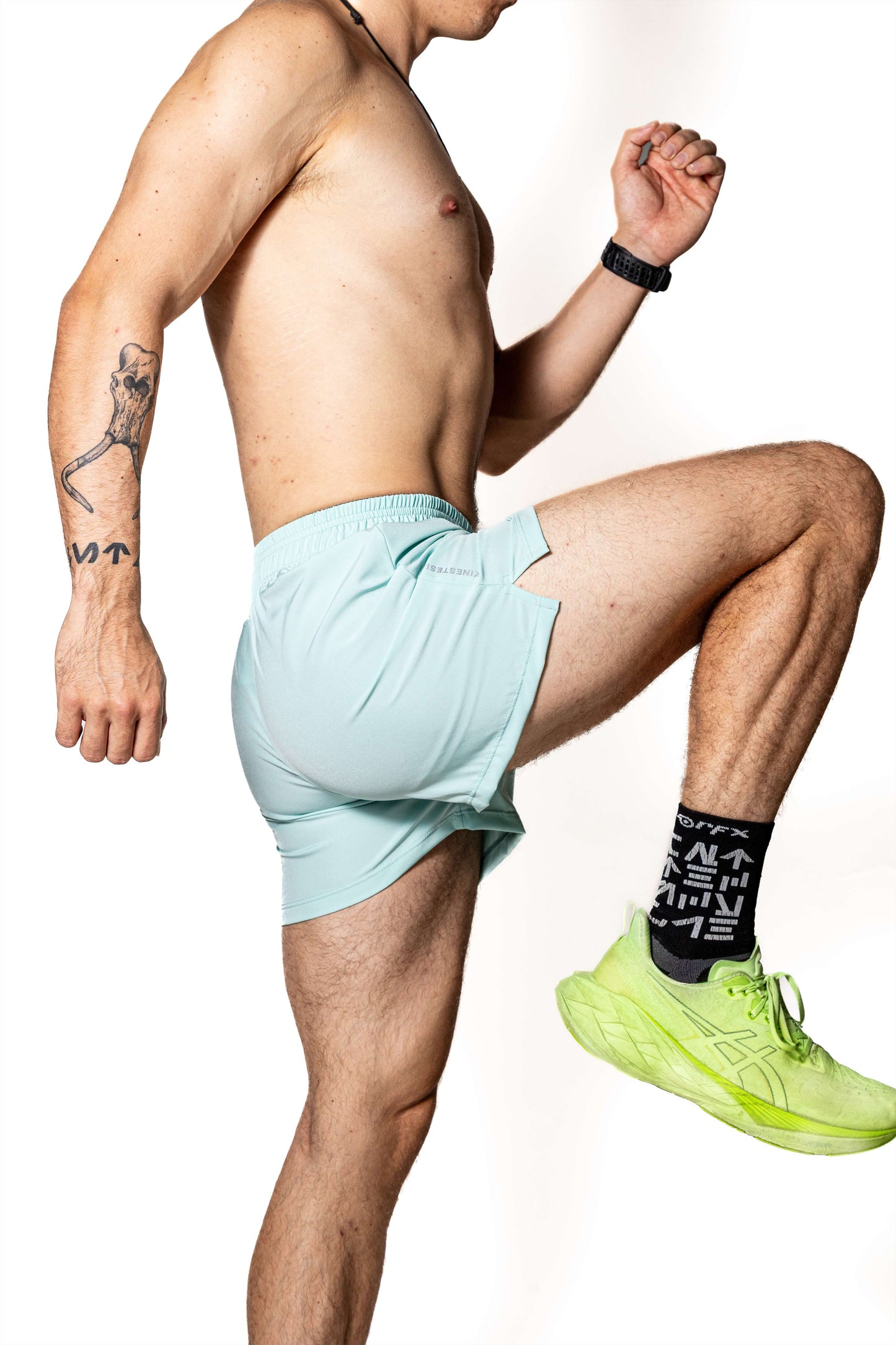 SHORT VERDE PISTACHE DE COMPETENCIA PARA HOMBRE Y MUJER