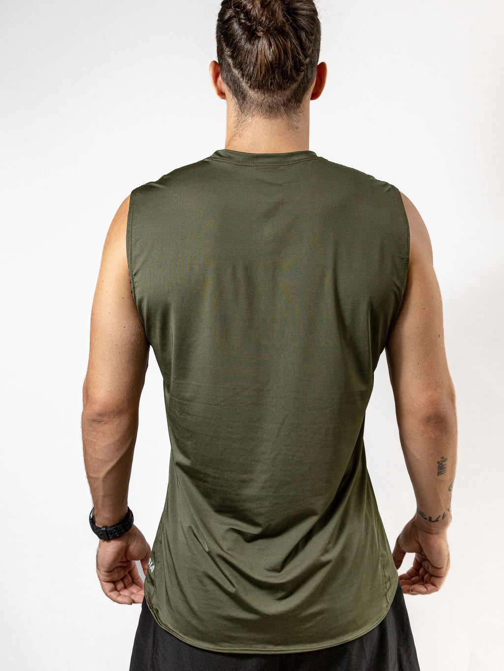 PLAYERA SIN MANGAS VERDE MILITAR PARA HOMBRE KINESTESIA BASIC