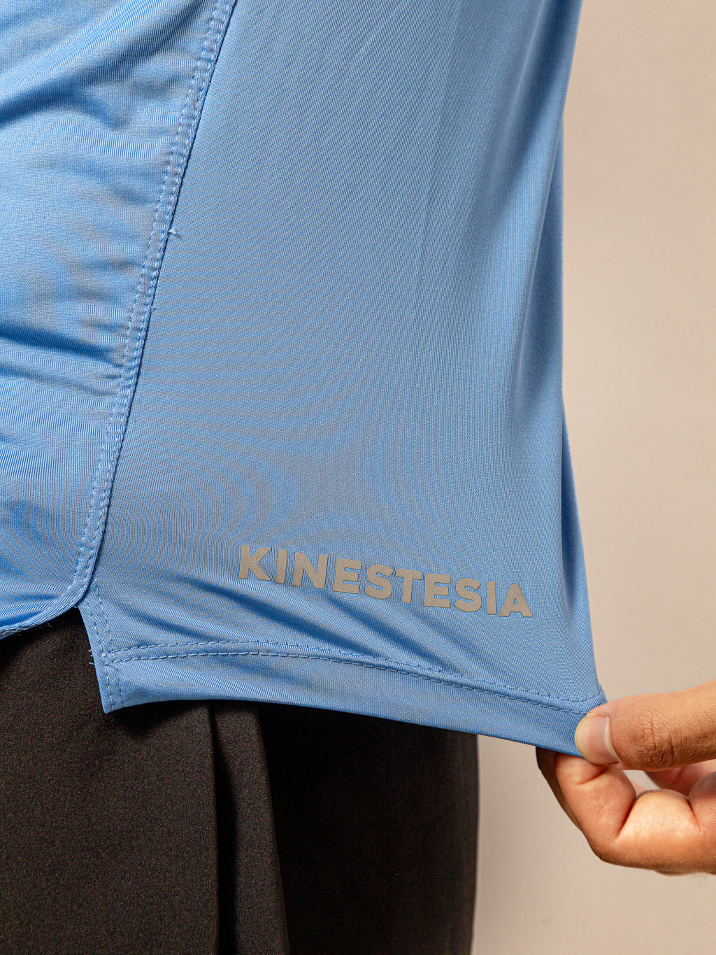 PLAYERA MANGA CORTA AZUL CYAN PARA HOMBRE KINESTESIA BASIC