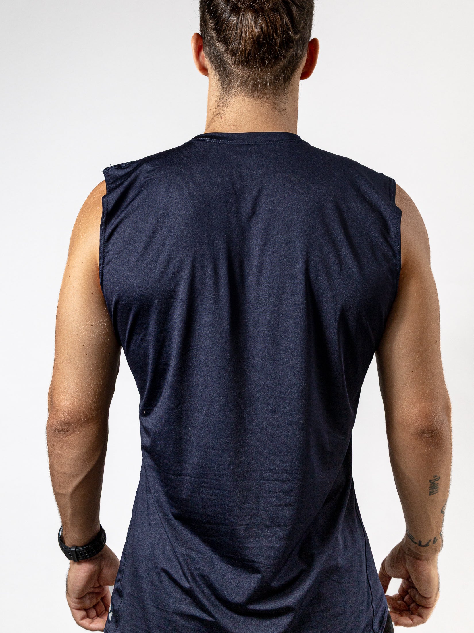 PLAYERA SIN MANGAS AZUL MARINO PARA HOMBRE KINESTESIA BASIC