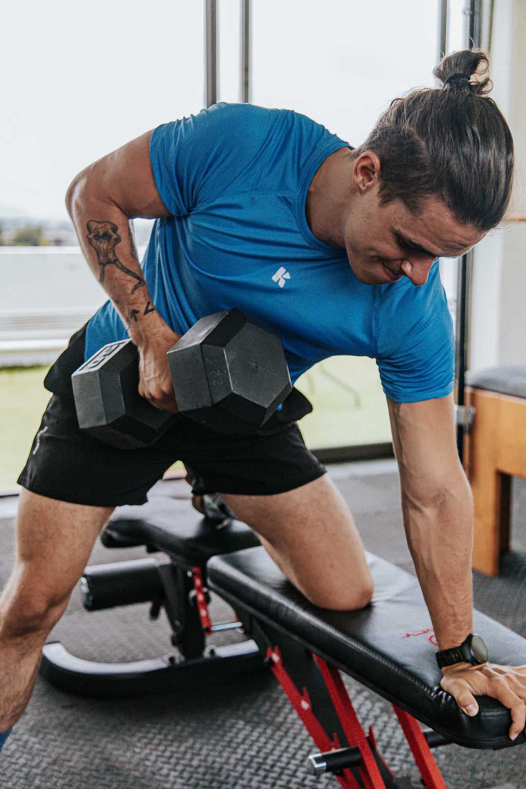 PLAYERA MANGA CORTA AZUL CYAN PARA HOMBRE KINESTESIA BASIC