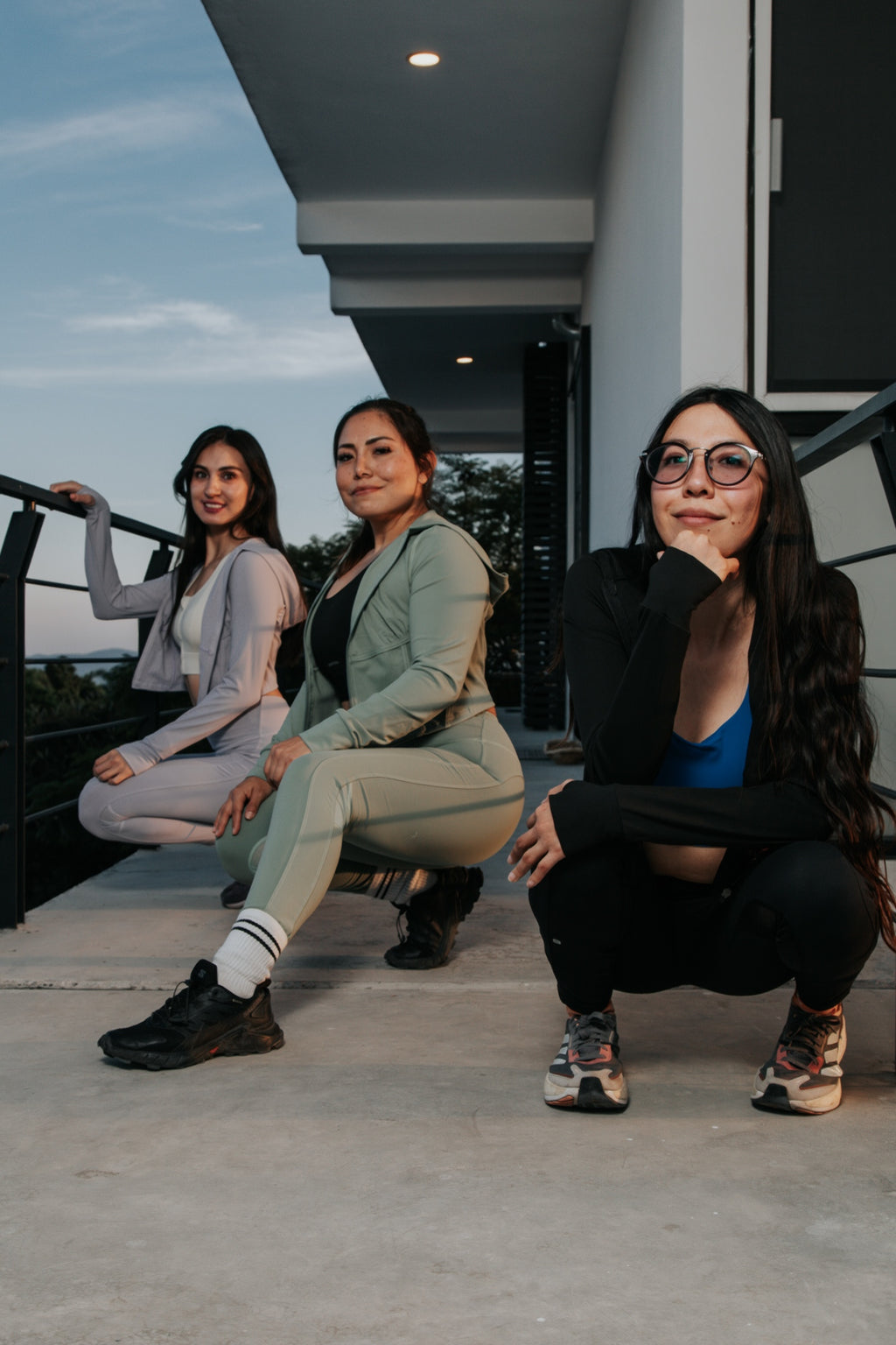 SET JACKET & LEGGINGS NEGRO DE MUJER