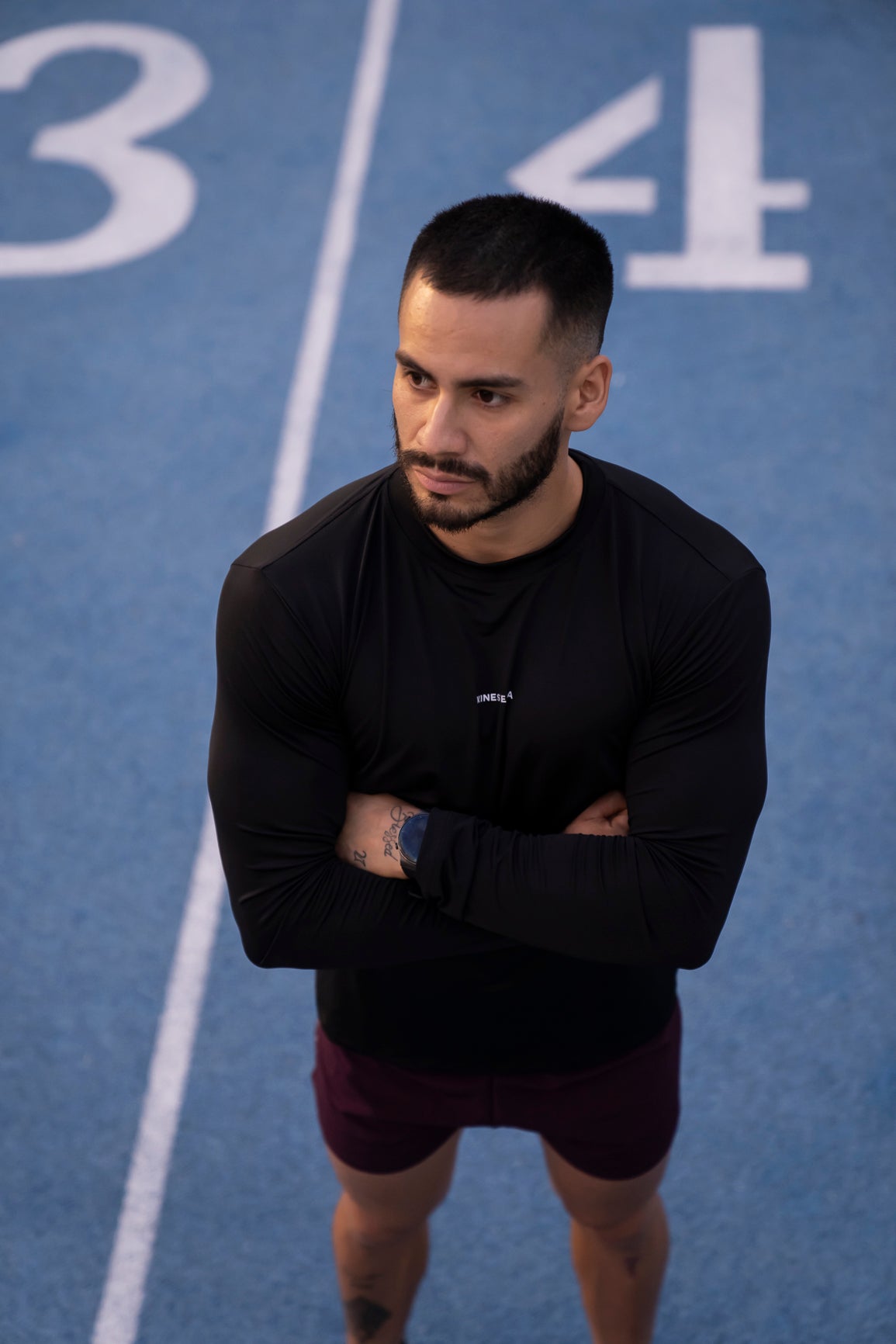 PLAYERA MANGA LARGA NEGRA PARA HOMBRE KINESTESIA