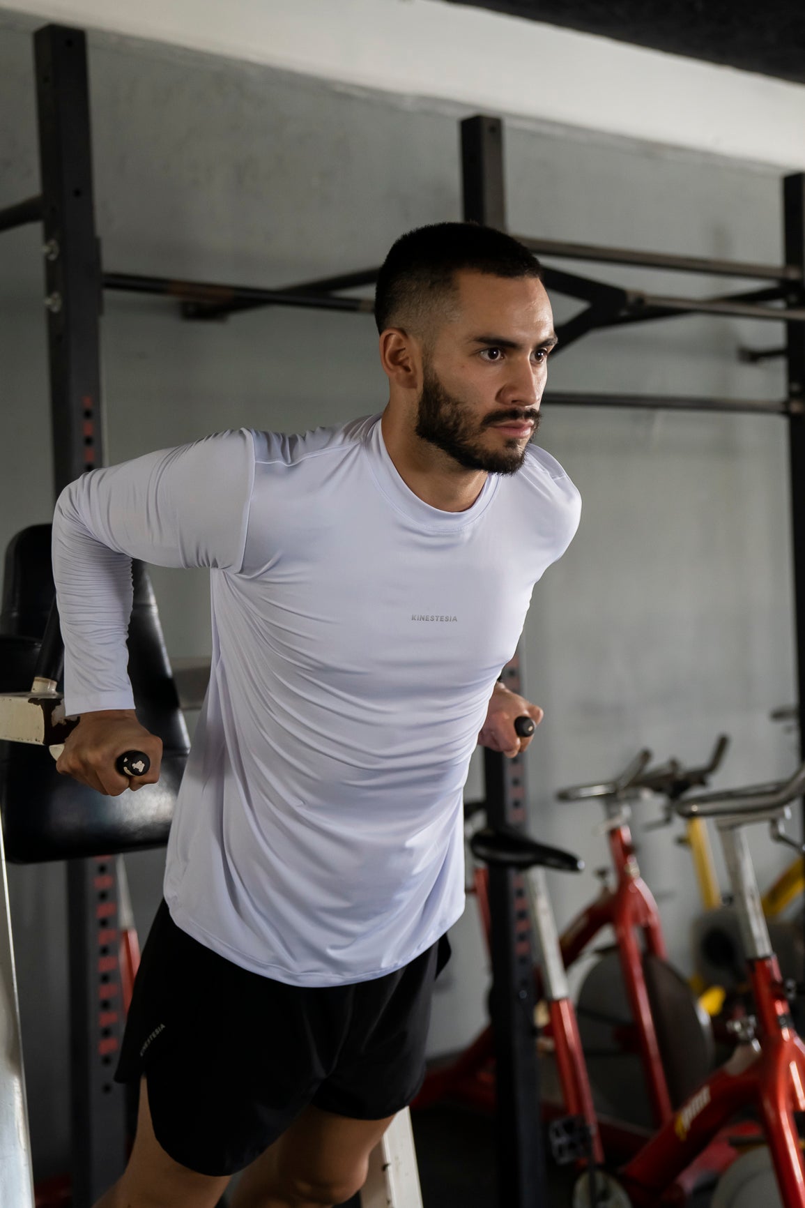 PLAYERA MANGA LARGA BLANCA PARA HOMBRE KINESTESIA