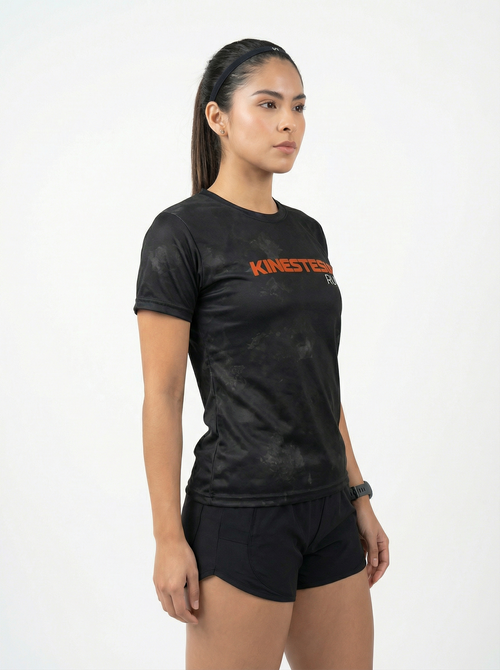 Playera deportiva de mujer — PLAYERA MANGA CORTA KINESTESIA RUN 2.0 · BLACK EDI — Kinestesia. Activewear premium.